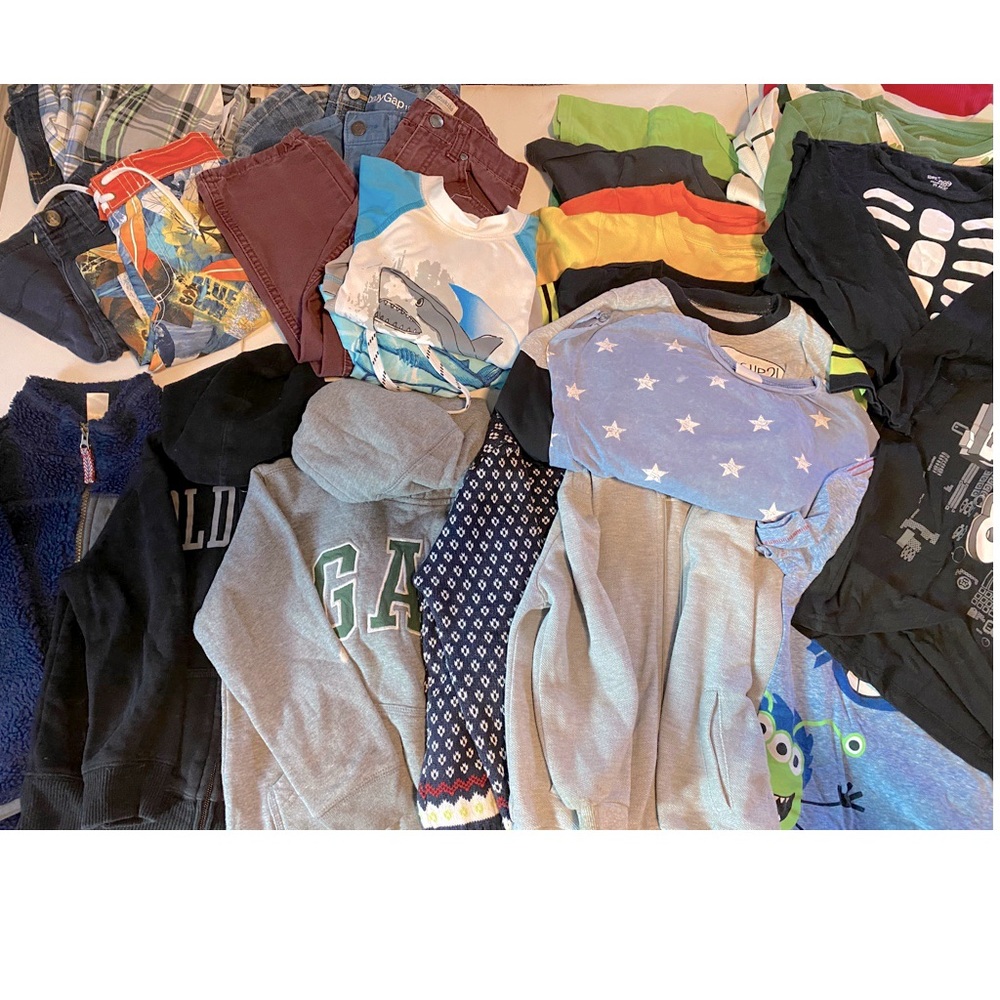 HUGE 30 Pcs size 5/6 mix of clothes